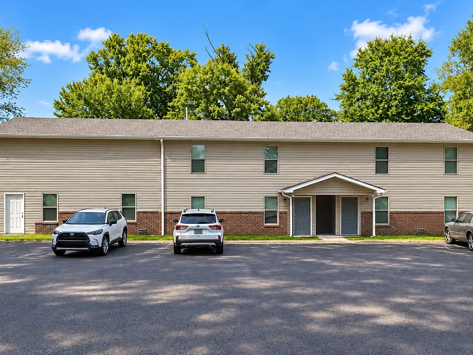 196 Greenfield Dr #8