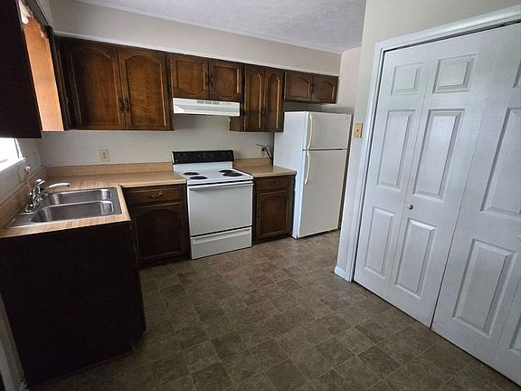 5th image of 215 Parris St SE APT 3