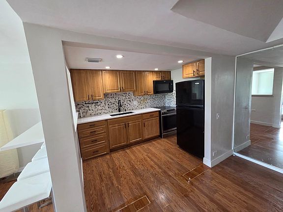 4th image of 3750 Inverrary Dr