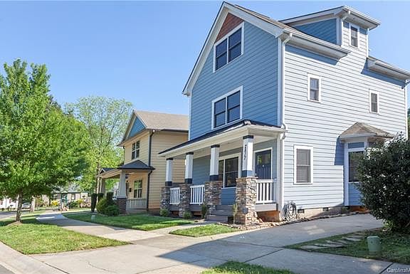 4th image of 2817 Whiting Ave