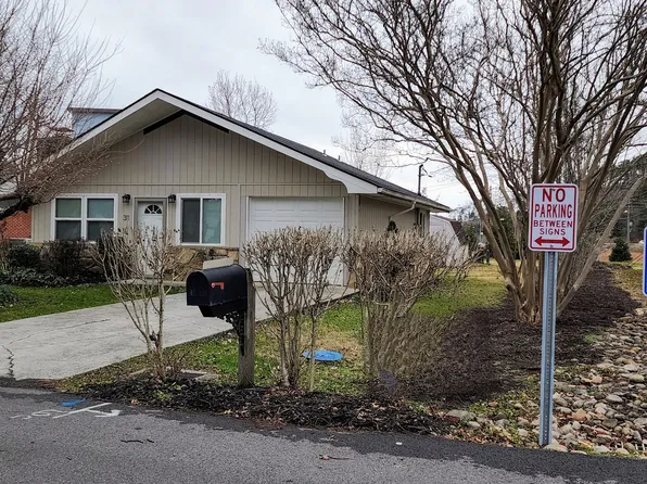 311 Ashley Ave, Pigeon Forge, TN 37863