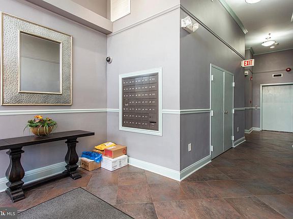 3rd image of 5056 N Front St #203