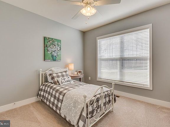 2nd image of 117 Brooke Point Ct