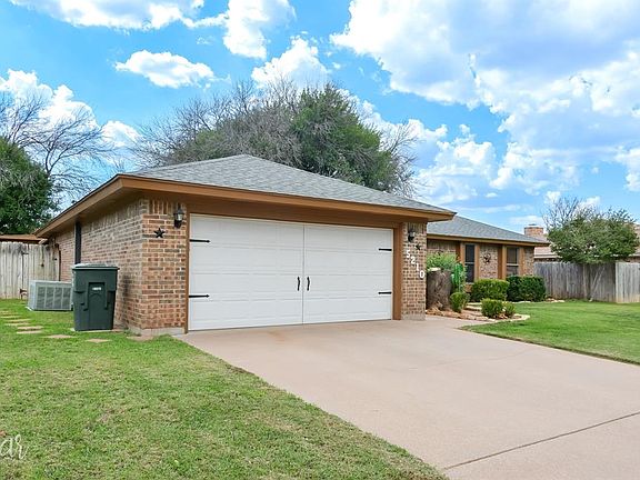 3rd image of 5210 Deerwood Ln