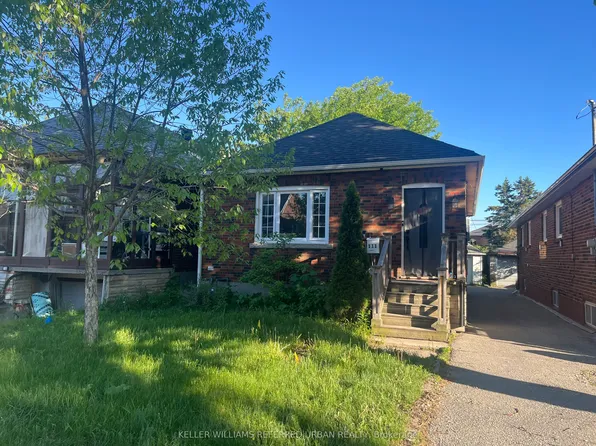 111 Clovelly Ave, Toronto, ON M6E 2E7