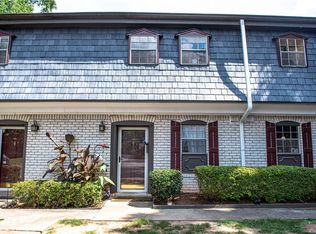 303 Stonecliff Ct, Stone Mountain, GA 30083