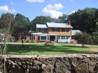 231 Rivergate Dr, Wilton, CT 06897
