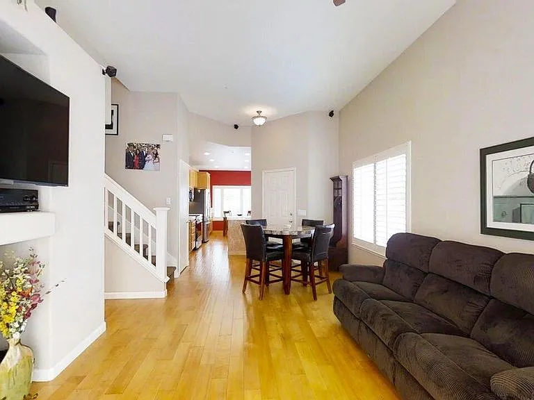 153 Trent Dr — Photo 5
