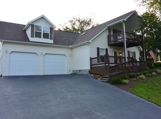 314 Cosby Parris Rd, Byrdstown, TN 38549