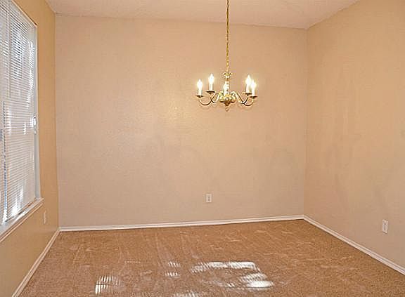 4th image of 10817 Valley Dr