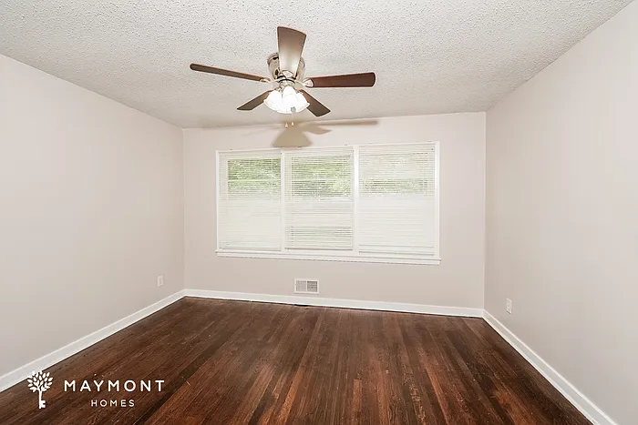 2405 Reed Rd NE — Photo 4