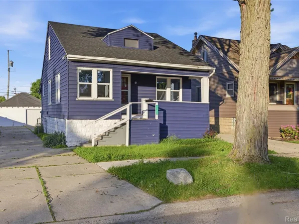 23930 Elmira St, Saint Clair Shores, MI 48082