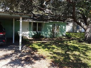 506 Pear St, Edna, TX 77957
