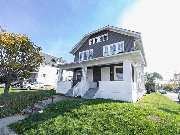 2nd image of 1133 E Whittier St #135