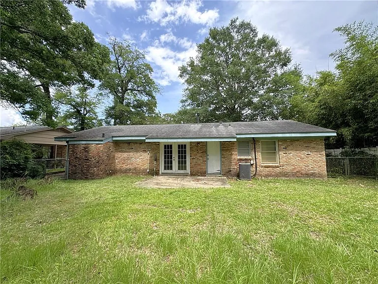 654 Ynestra Dr — Photo 17
