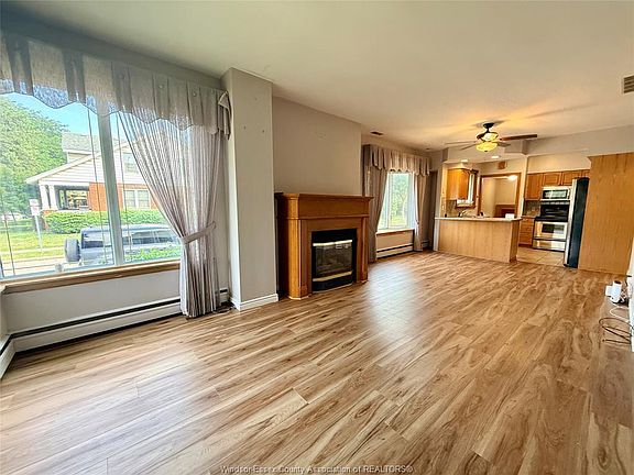 3rd image of 1404 Dougall Ave