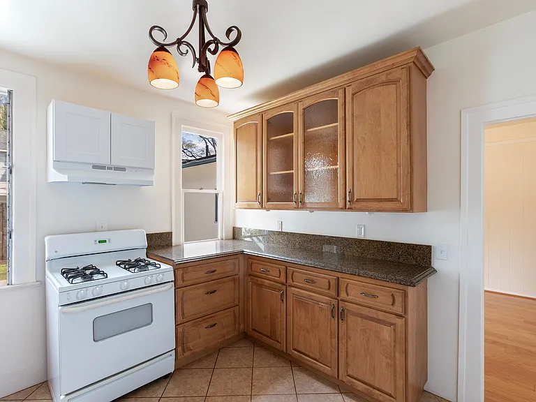 214 W Ortega St — Photo 2