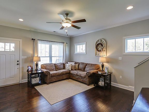 3rd image of 1413 Glade Springs Blvd