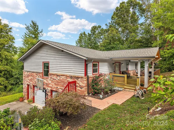 4 Lynnette Dr, Fairview, NC 28730