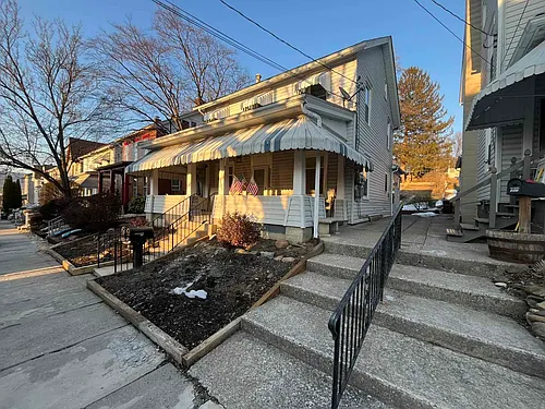 335 1st St Photo 1