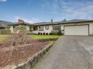 11333 NE Glisan St, Portland, OR 97220