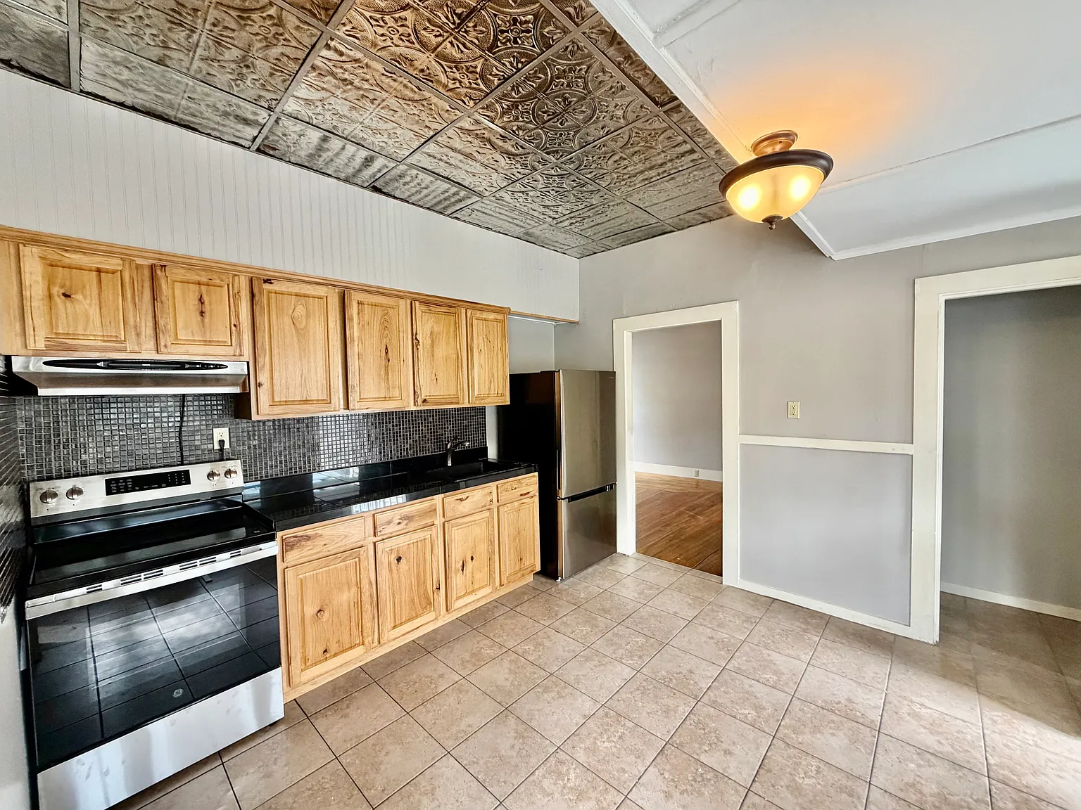 1 bed, 900 sqft, $2,000 — Photo 4