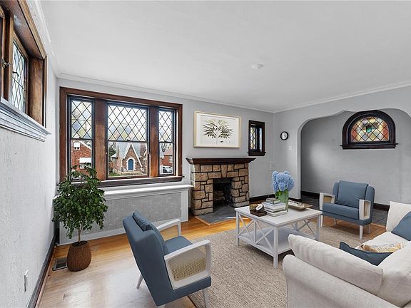 4th image of 2020 Hiawatha Ave