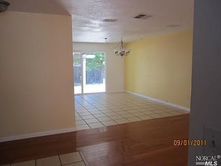 2nd image of 1945 Rosewood Ln
