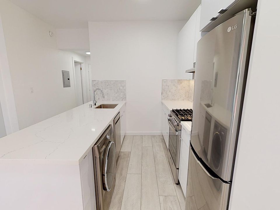 1st image of 810 Eddy St #407