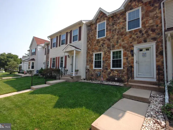 31 Dunmoor Ct S, Hamilton, NJ 08690