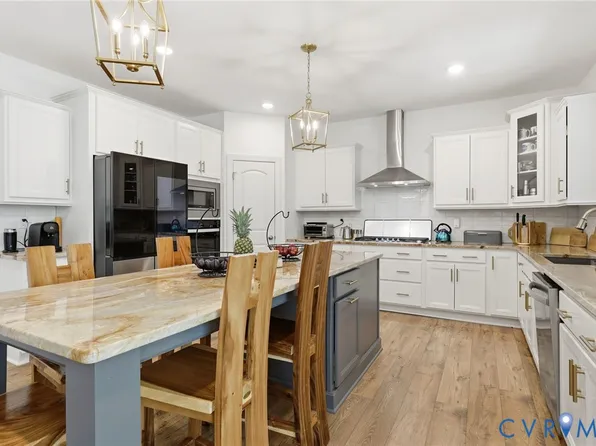 5406 Swift Fox Pl, Moseley, VA 23120