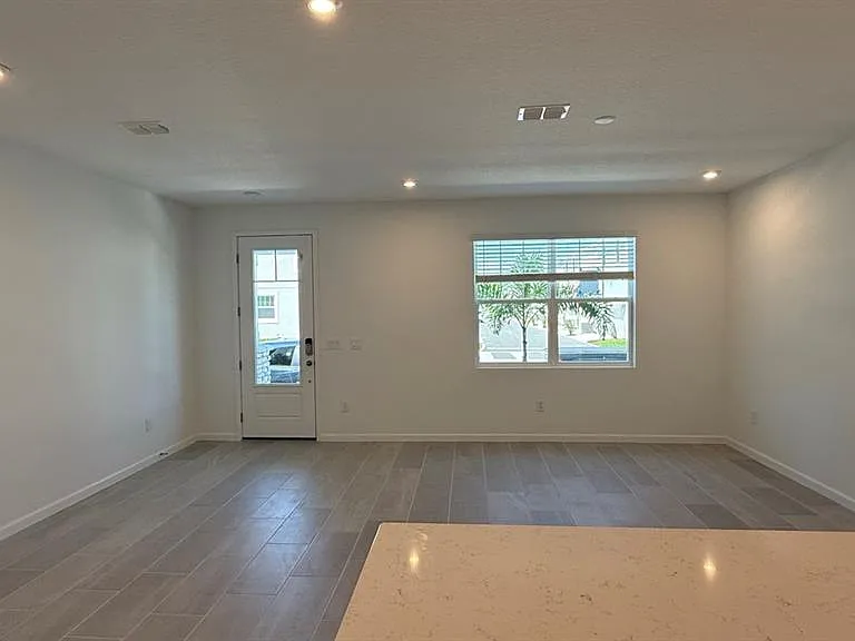 1350 Tarflower Dr — Photo 6