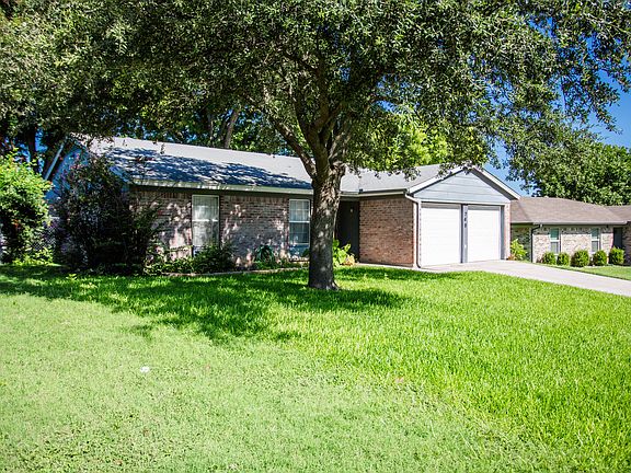 5th image of 740 Admiralty Way
