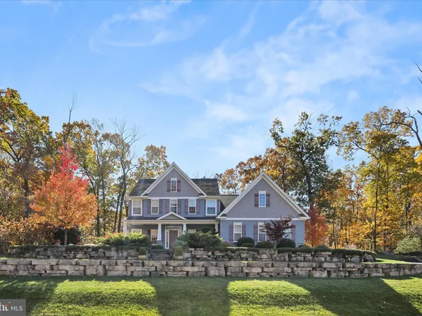 6021 White Pine Dr, Elizabethtown, PA 17022