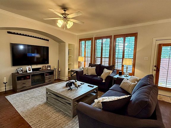 5th image of 430 Old Fitzhugh Rd APT 8