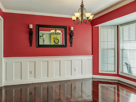 3rd image of 1137 Oak Hollow Dr