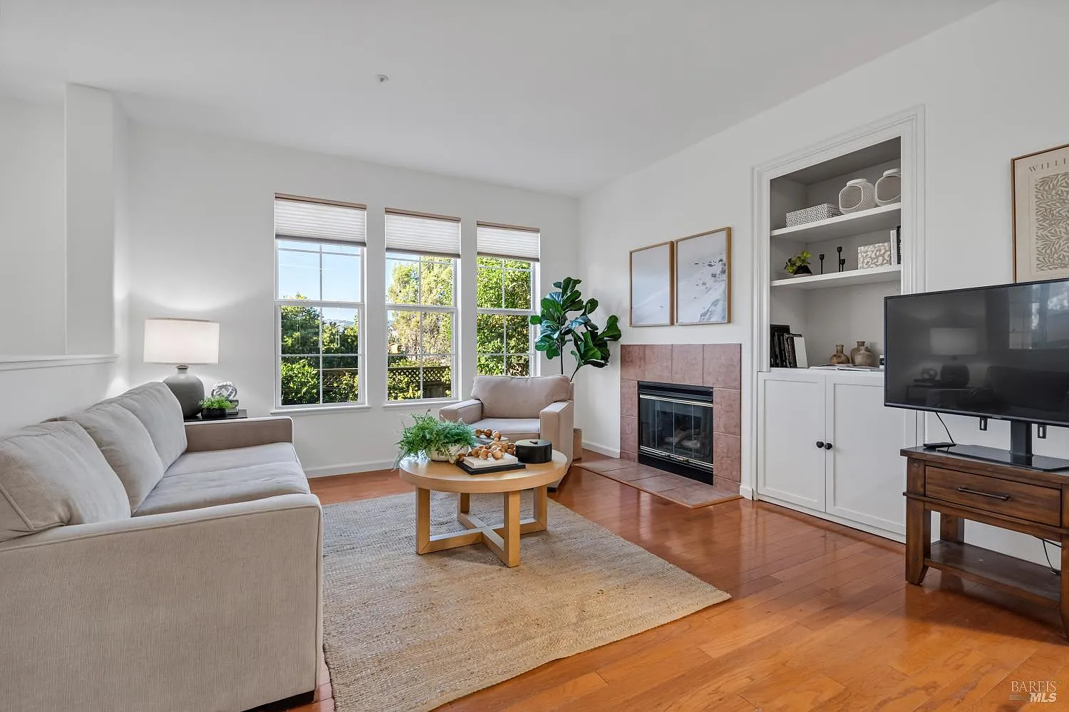 1073 Warren Drive - Photo 8