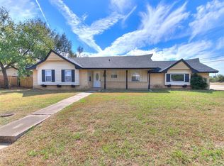 100 Bellaire Dr, Moore, OK 73160