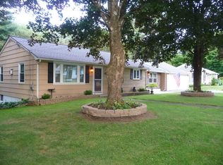 82 Ennis Rd, Oxford, MA 01540