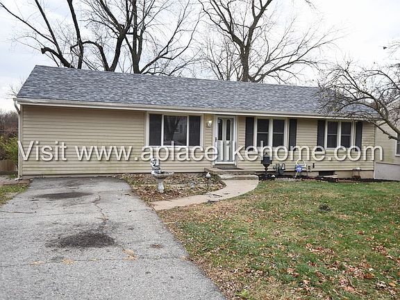 3rd image of 403 W 28th St N