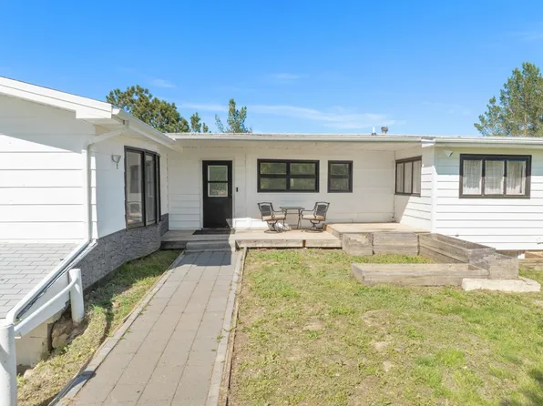 1001 69th St NW, Minot, ND 58703