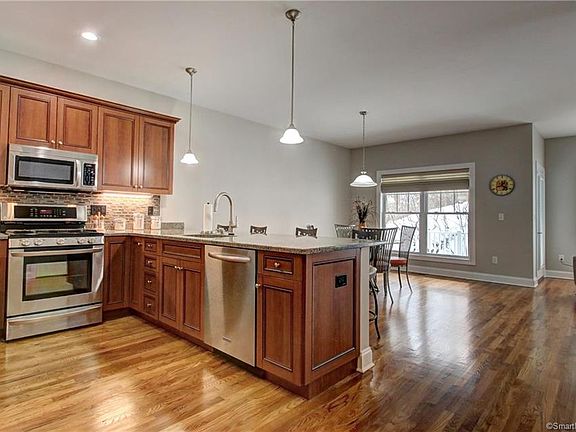 2nd image of 30 Ashwood Cir #30
