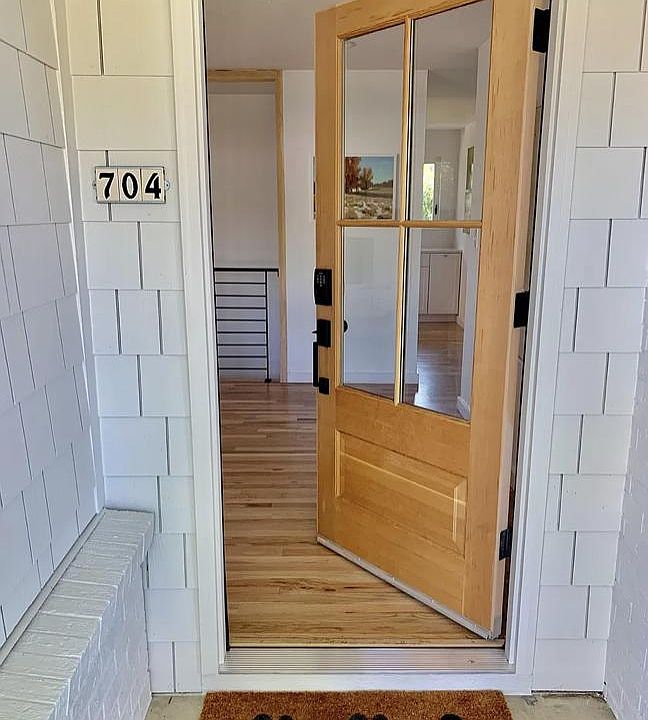 1st image of 704 S Miller Ave