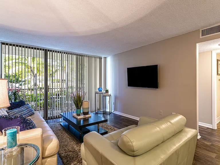 Biscayne — Photo 11
