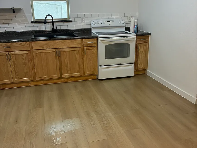 2825 Crenshaw Ave — Photo 10