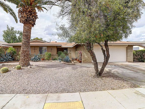 2nd image of 3052 S Saguaro