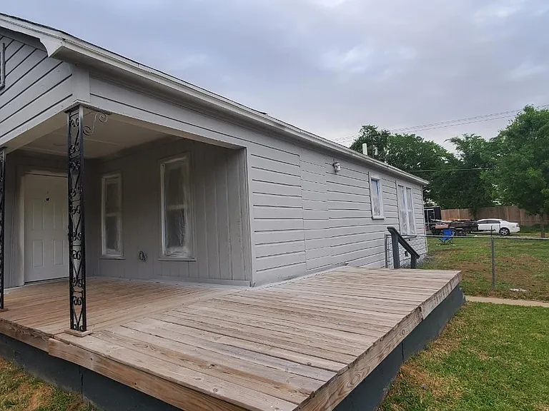 401 W Hull St — Photo 19
