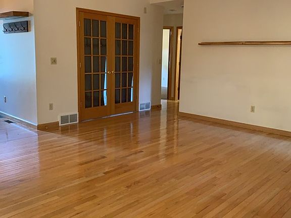 4th image of 2213 Coventry Ct