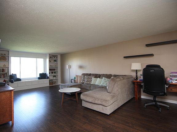4th image of 1358 Cairns Ct