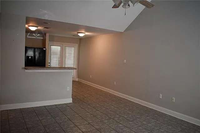 2 bed, 2.0 bath, 1200 sqft, $1,550 — Photo 2
